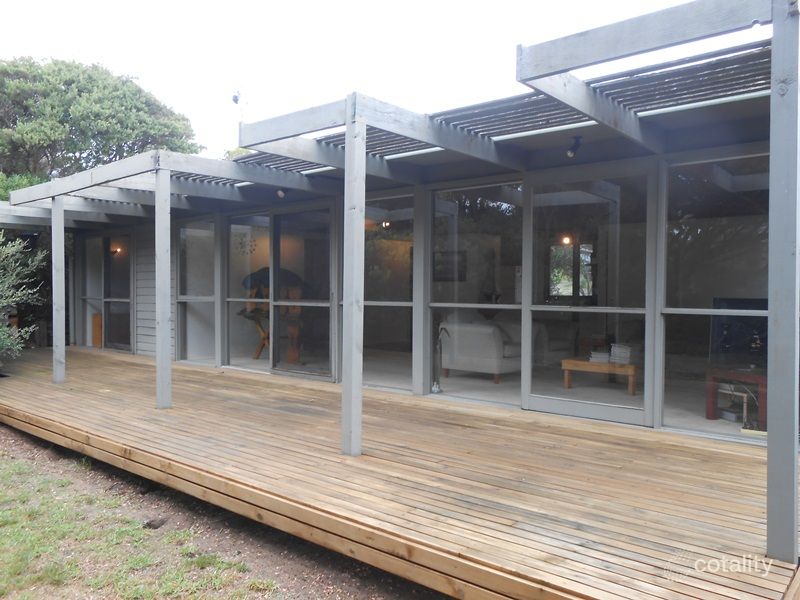 19 Beach Pde, Sandy Point, VIC 3959