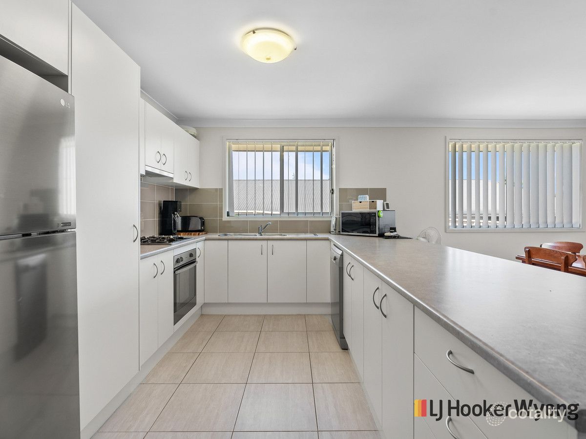 12 Chestnut Gr, Woongarrah, NSW 2259