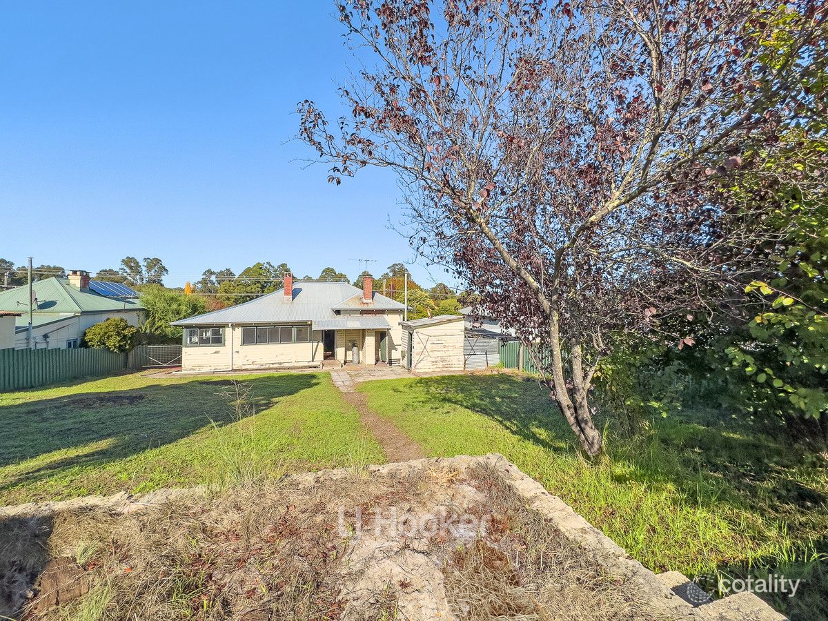 14 Bunbury St, Collie, WA 6225