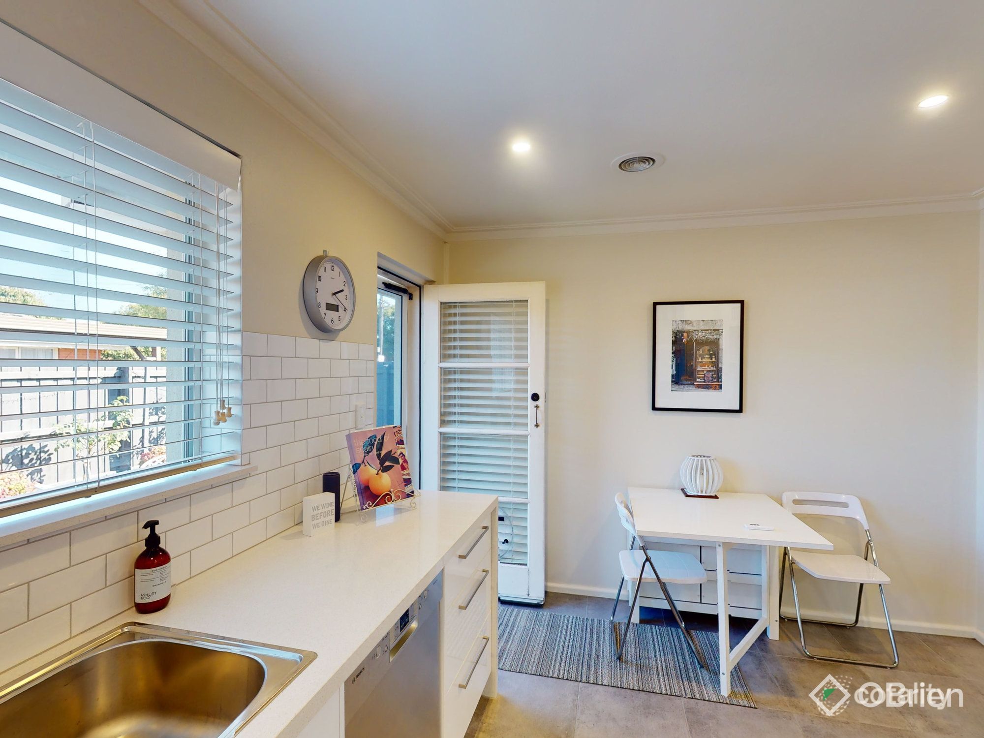 2/115 Surrey Rd, Blackburn North, VIC 3130