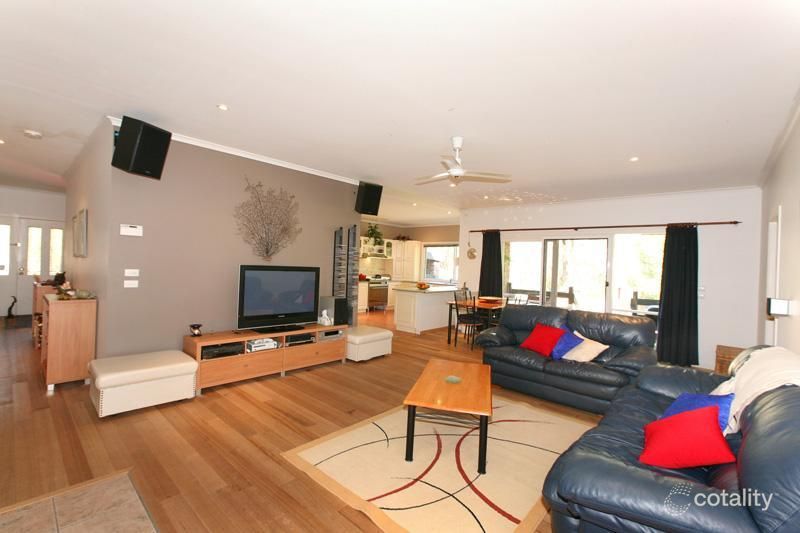 30 Braden Brae Dr, Warranwood, VIC 3134