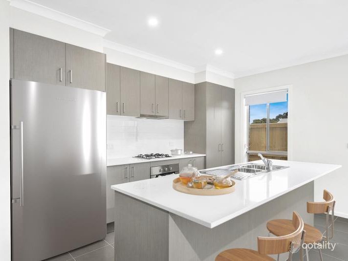 10 Comfort Rd, Roxburgh Park, VIC 3064