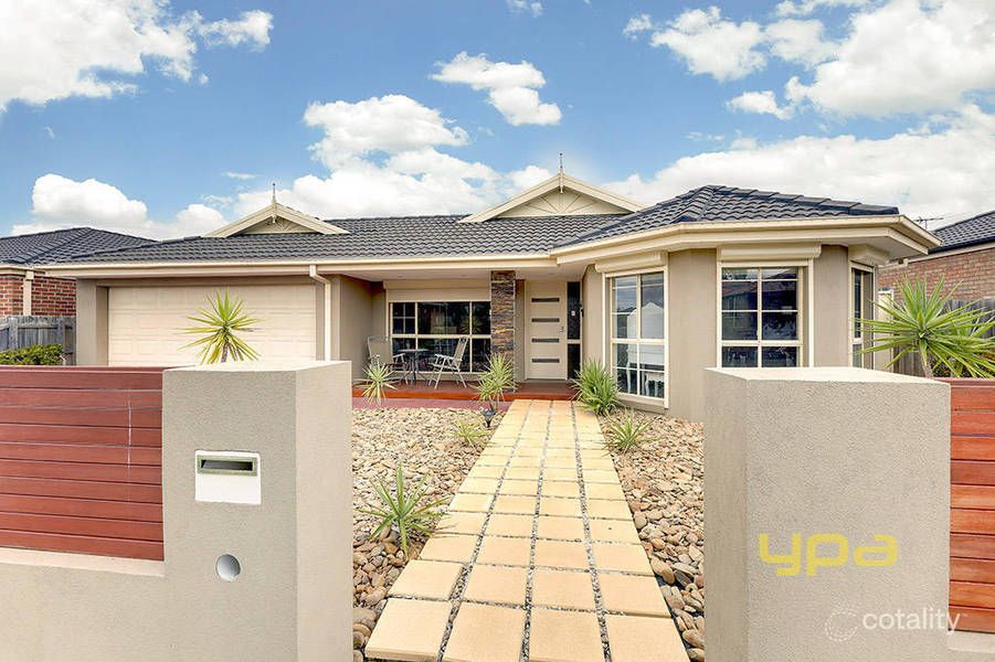 27 Woodside Way, Roxburgh Park, VIC 3064