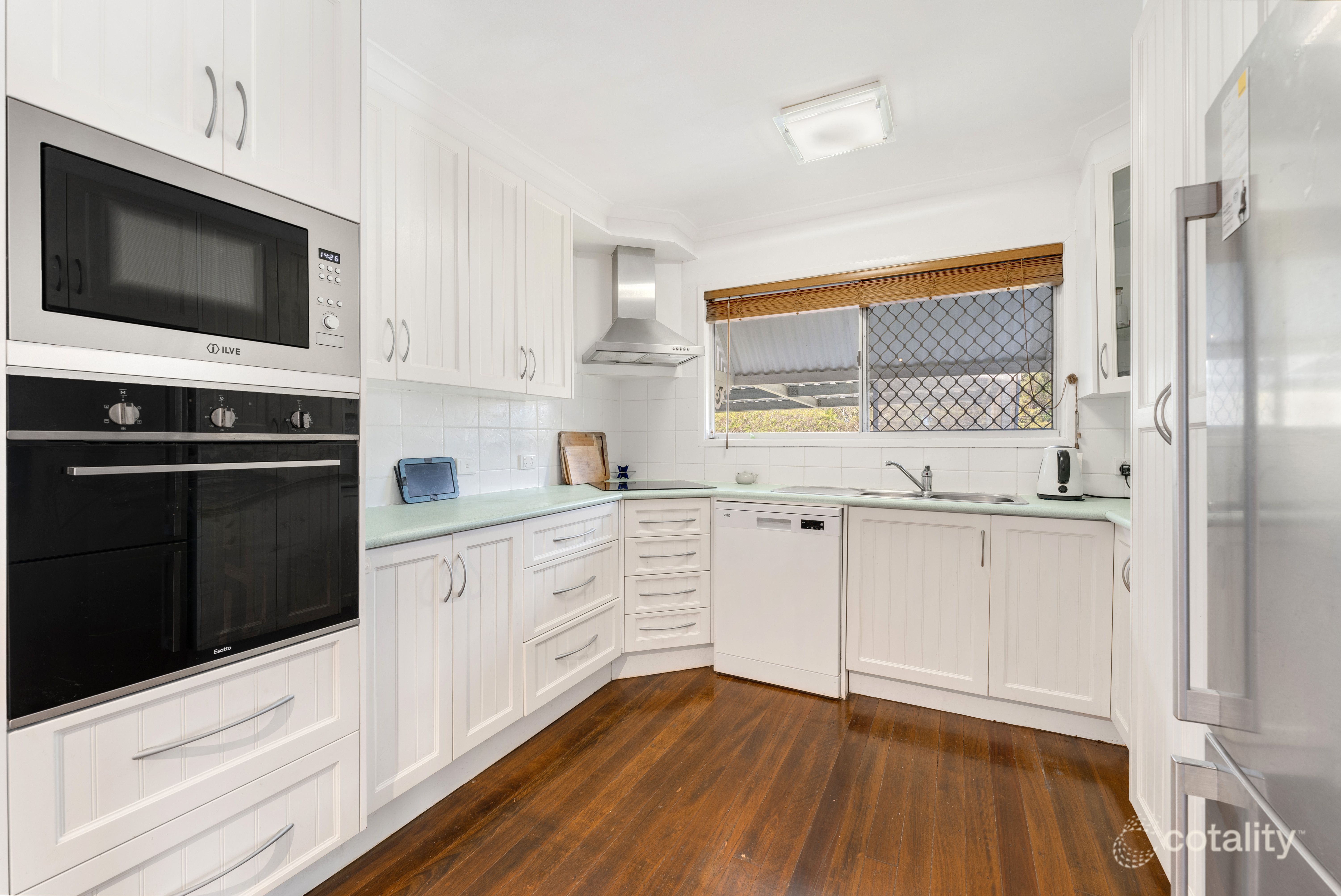 51 Short St, Loganlea, QLD 4131