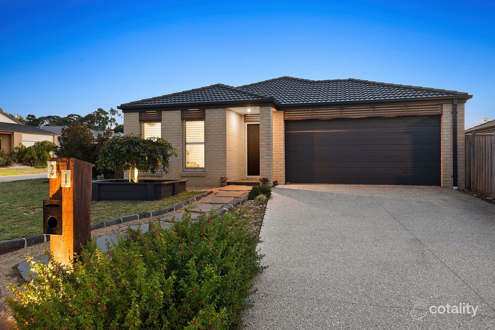 21 Tamara Cct, Langwarrin, VIC 3910