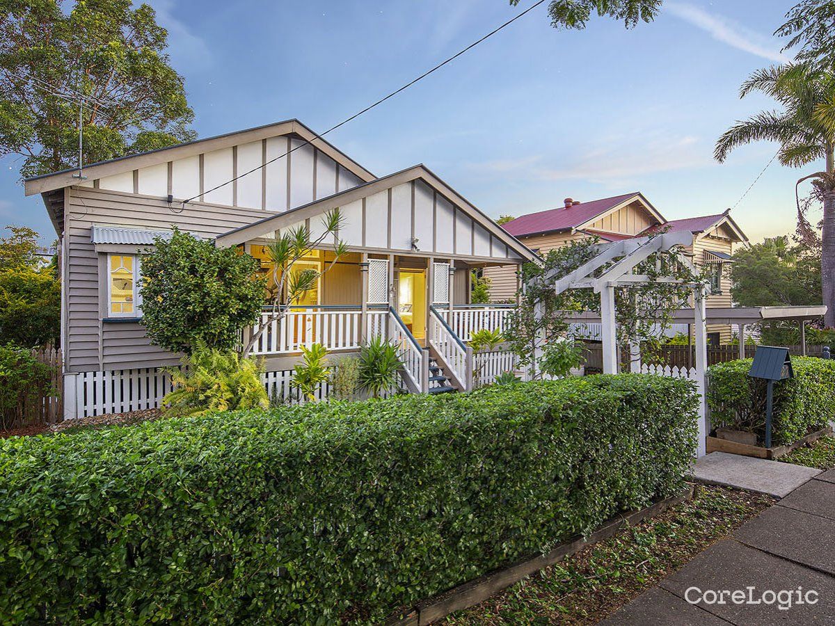 27 Livingstone St, Yeerongpilly, QLD 4105