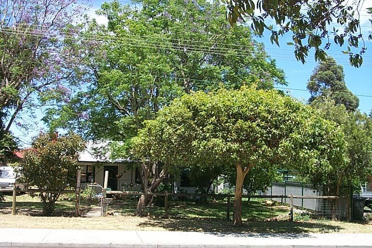 24 Seventh Rd, Armadale, WA 6112