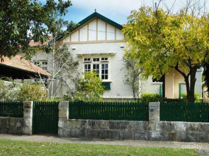 30 Woonona Rd, Northbridge, NSW 2063