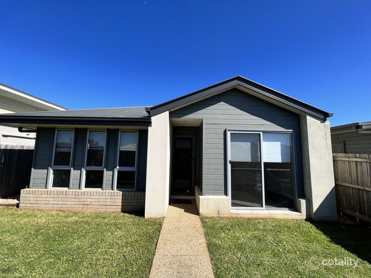 9 Farrer St, Cranley, QLD 4350