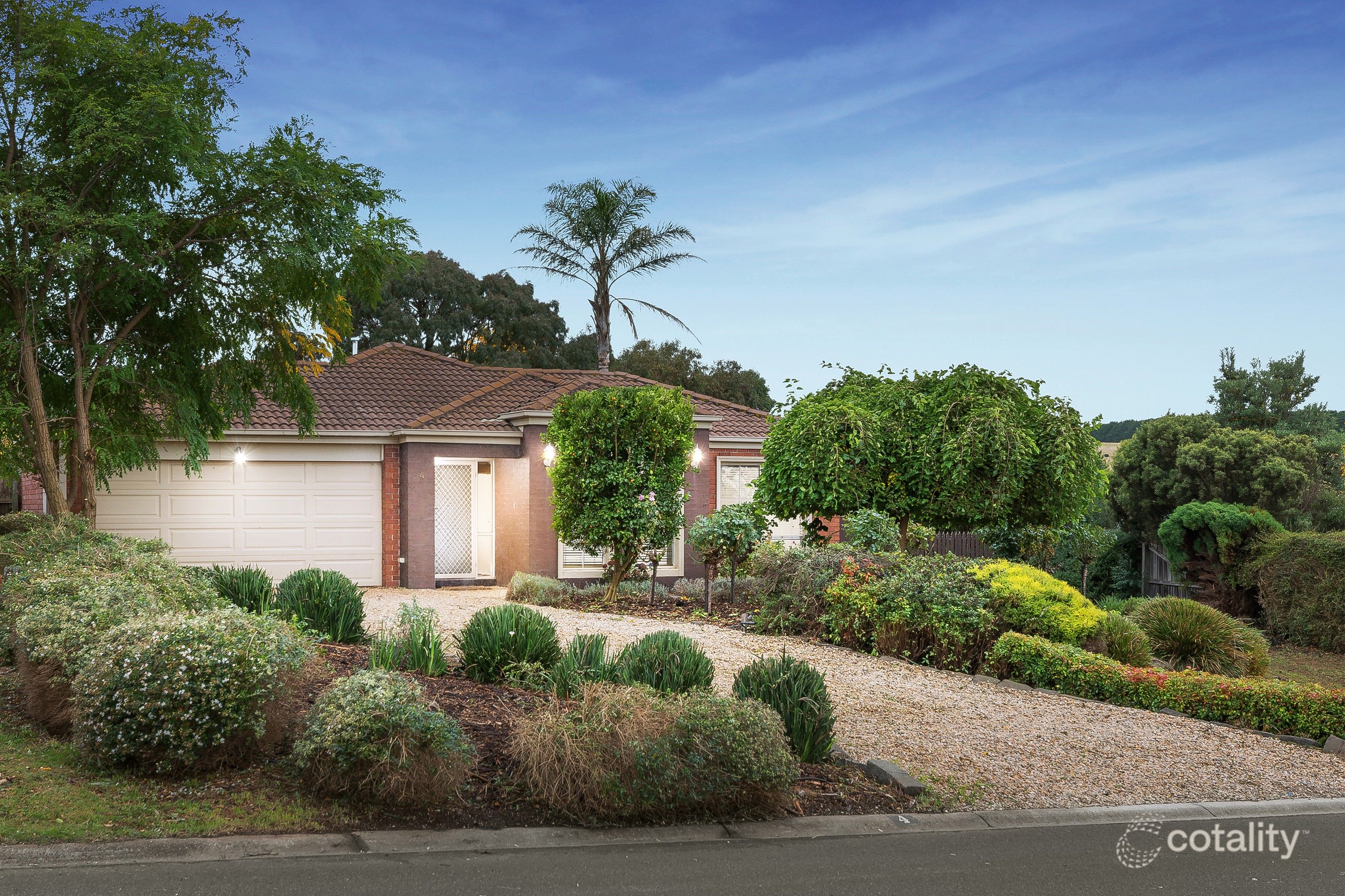 4 Clover Ct, Romsey, VIC 3434