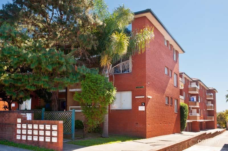 8/5 Phillip St, Roselands, NSW 2196