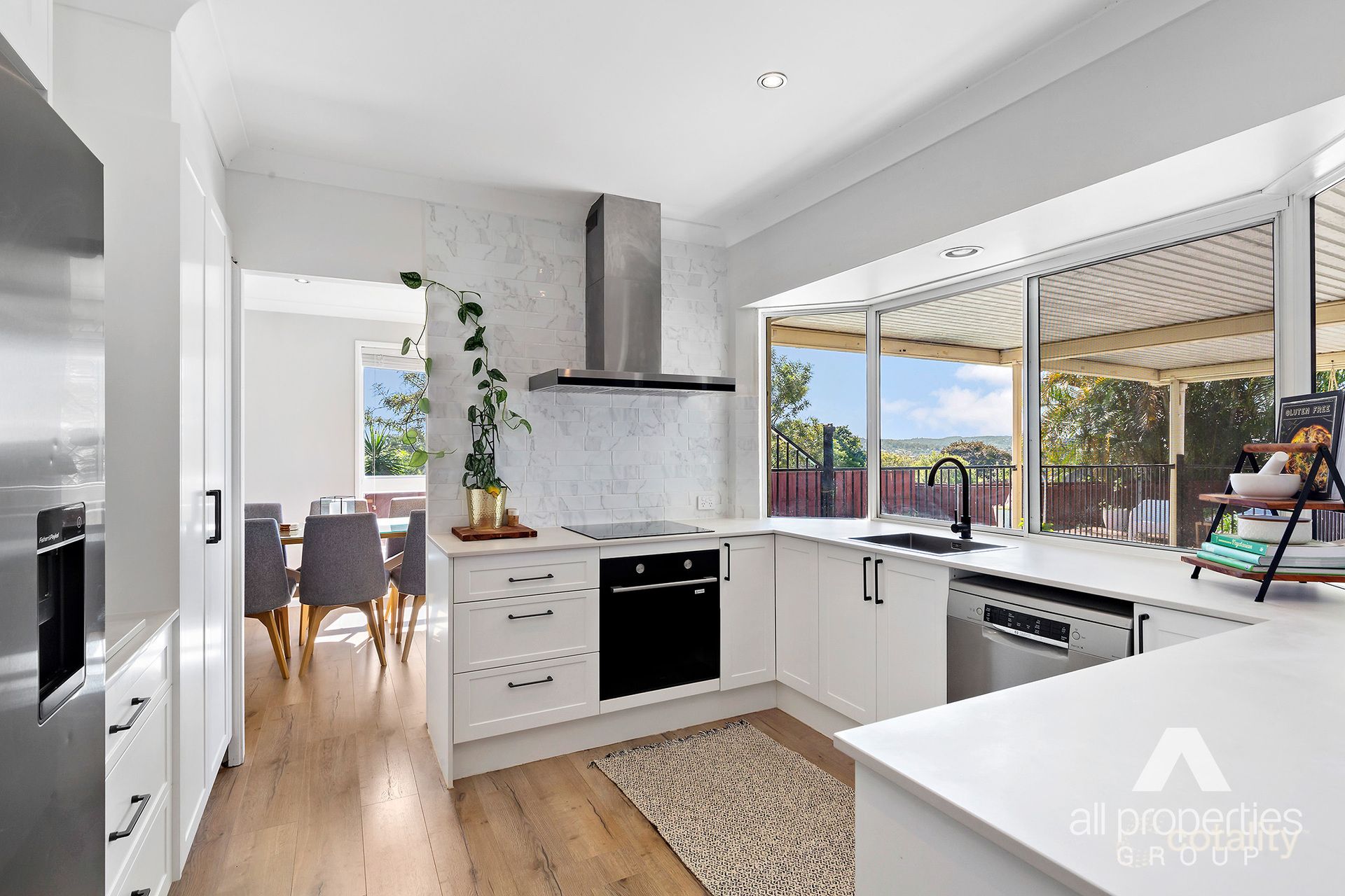 4 Chatfield St, Edens Landing, QLD 4207