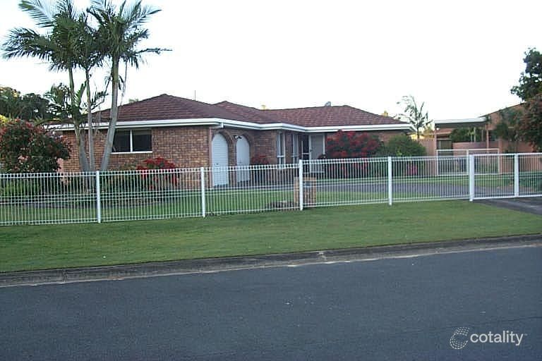 1 Captains Way, Banora Point, NSW 2486