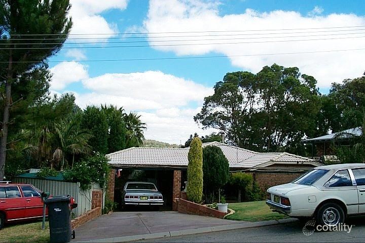 2 Coolabah Dr, Mount Nasura, WA 6112