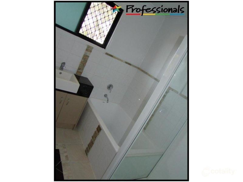 7 Park St, West Gladstone, QLD 4680