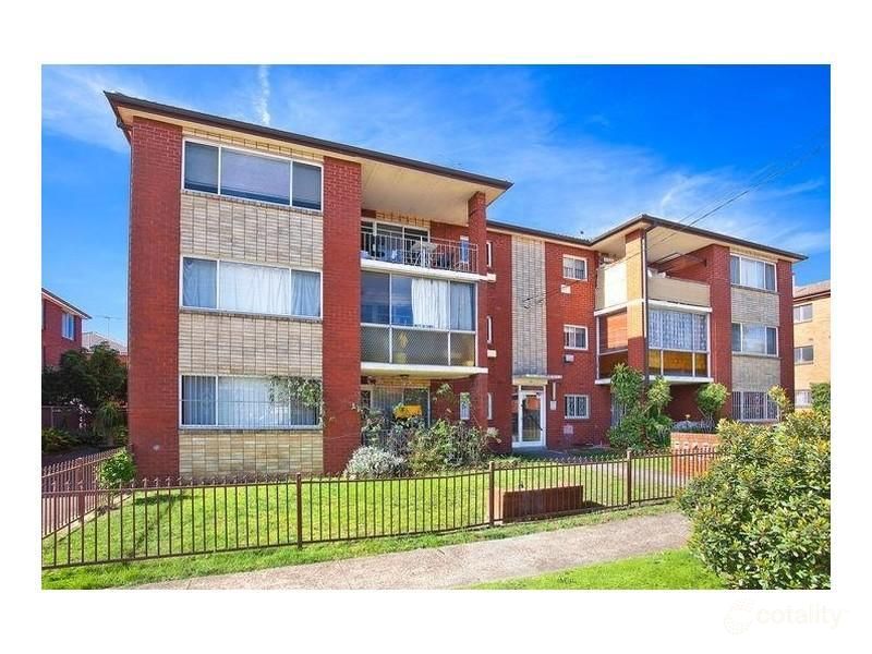 2/13 Mascot Dr, Eastlakes, NSW 2018