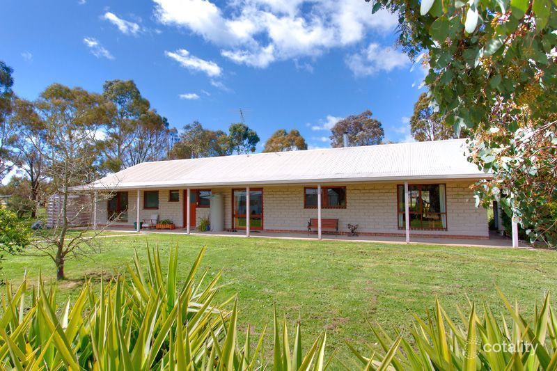 505 Ross Creek-Haddon Rd, Haddon, VIC 3351
