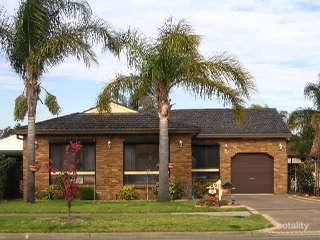 32 Corinda St, St Johns Park, NSW 2176