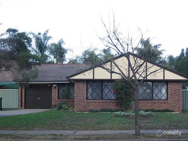 8 Devenish St, Greenfield Park, NSW 2176