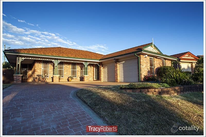 27 Hampton Cres, Prospect, NSW 2148