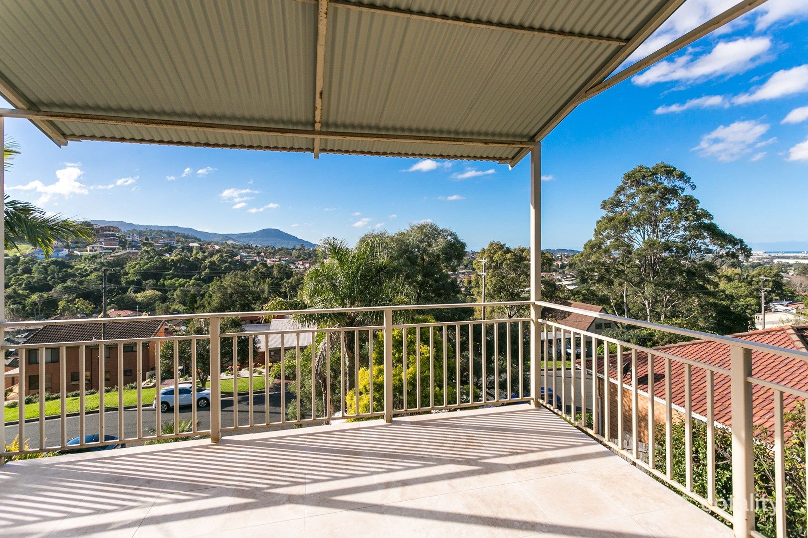 18 Ashley Ave, Farmborough Heights, NSW 2526