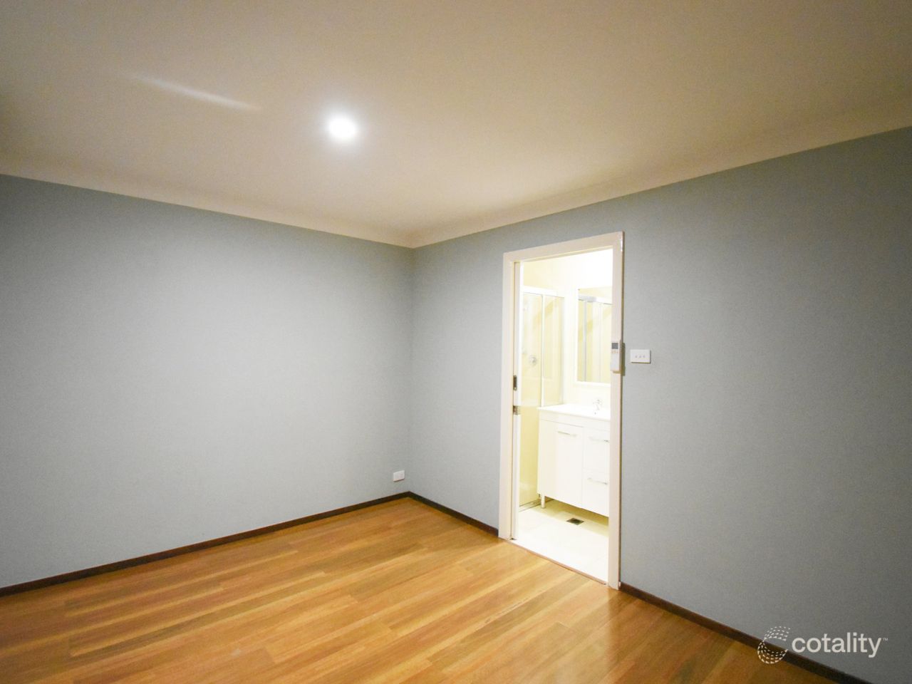 15 Robertson Rd, Chester Hill, NSW 2162