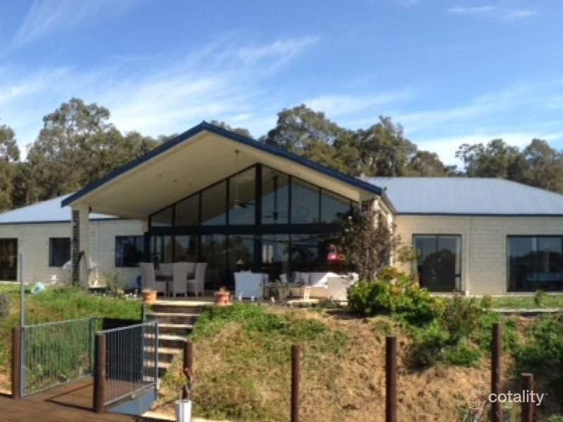 539 Dinsdale Rd, Wooroloo, WA 6558