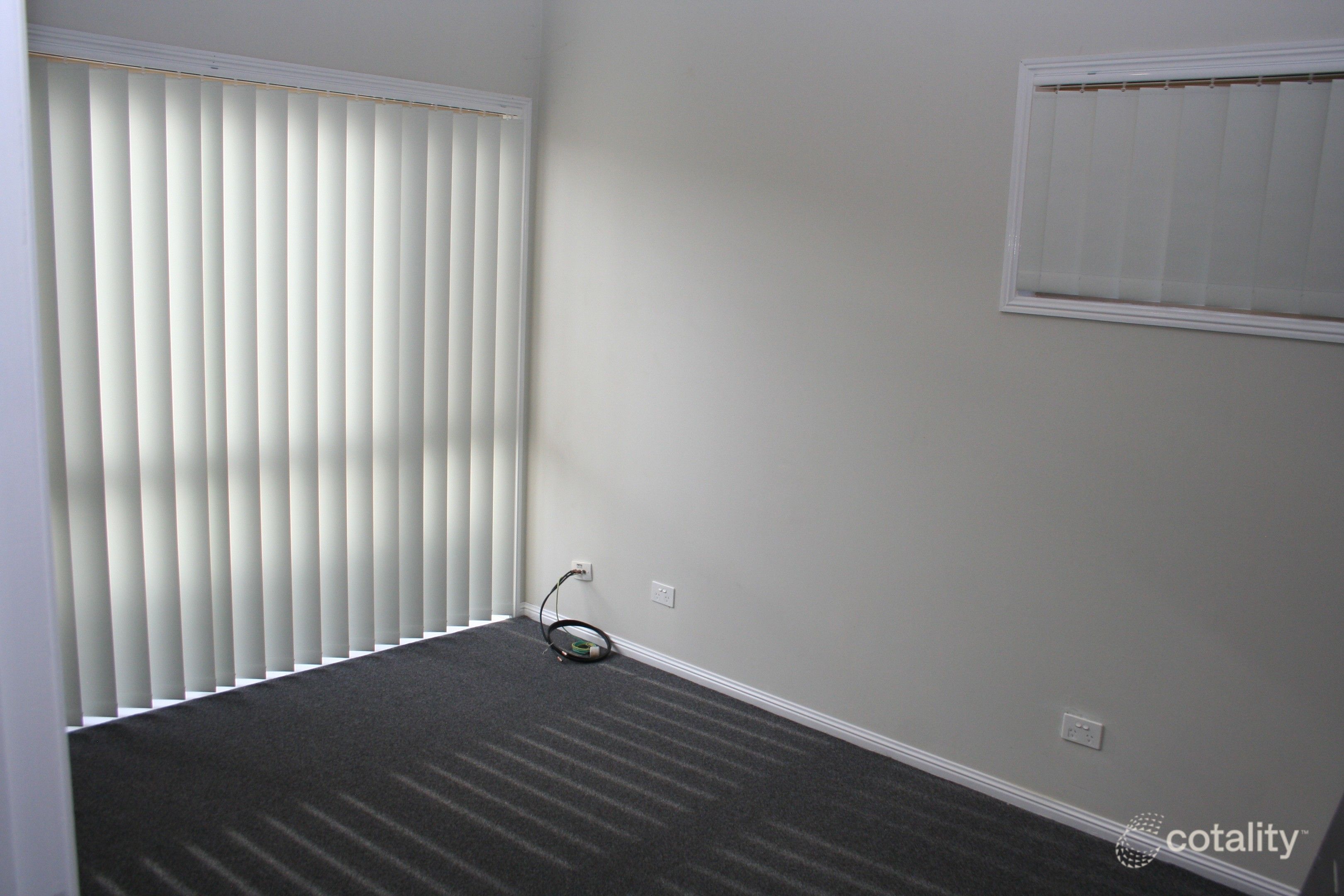 8 Innes Cres, Cornubia, QLD 4130