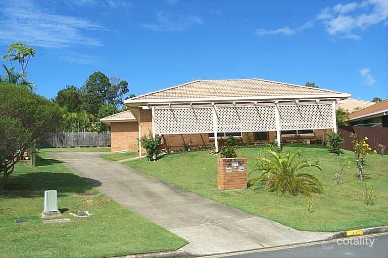 2/11 Gladys St, Labrador, QLD 4215