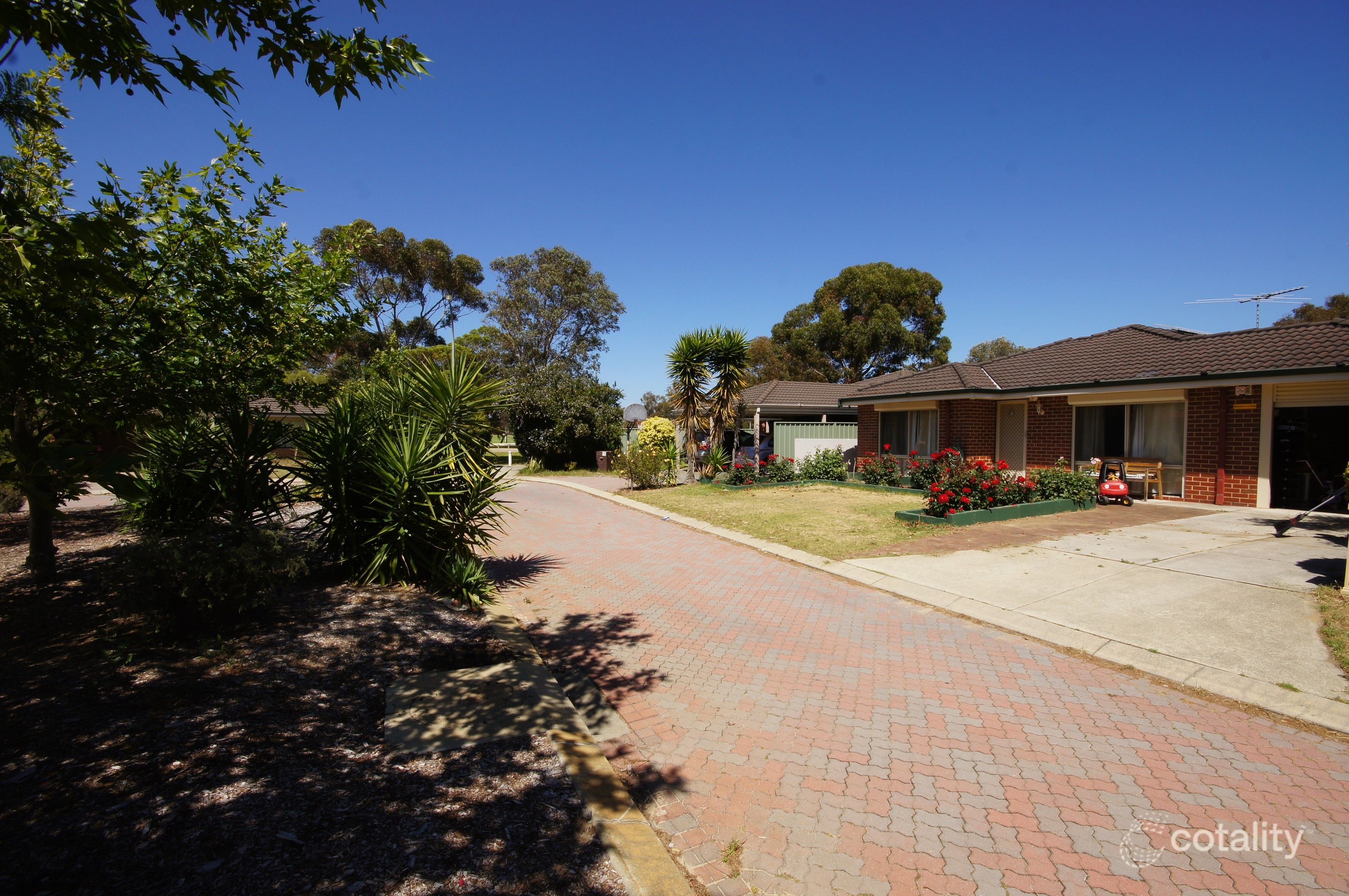 16 Wah Ct, Atwell, WA 6164