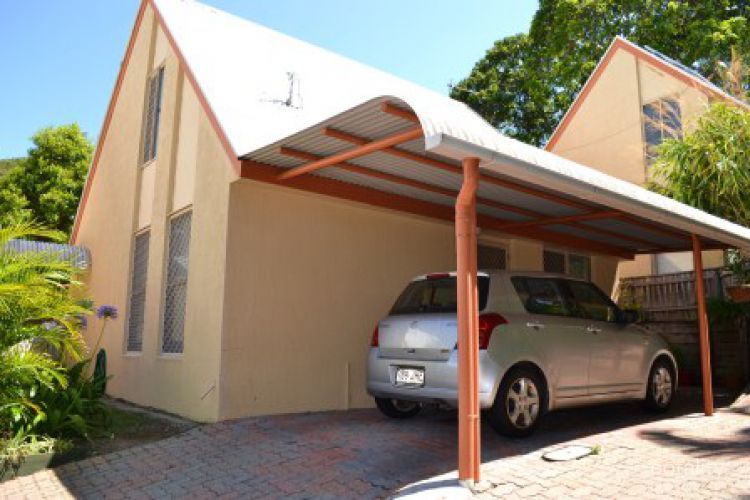 2/13 Fairmeadow Rd, Nambour, QLD 4560