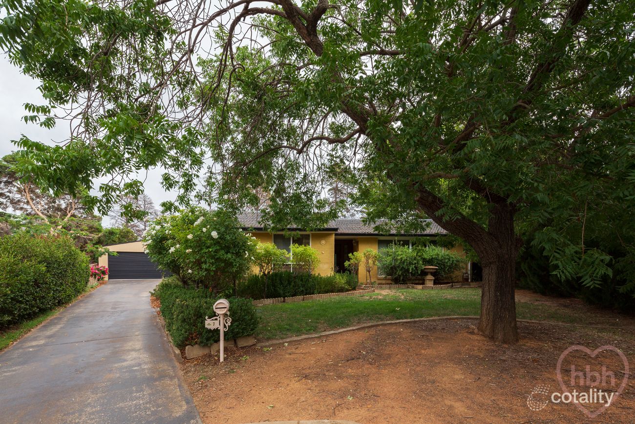 7 Adams Pl, Watson, ACT 2602