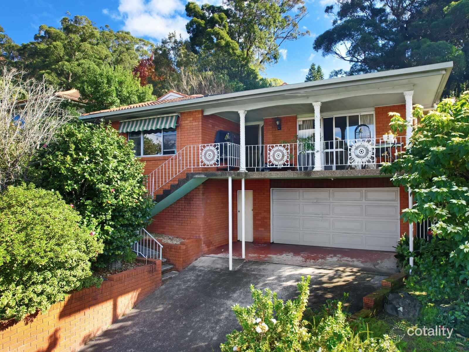 1 Lorraine Ave, Point Clare, NSW 2250