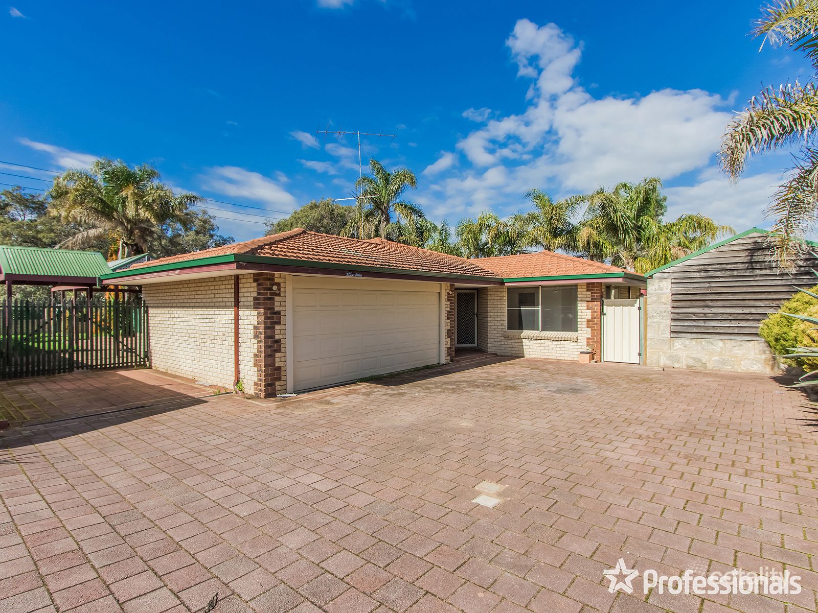 11 Graydon Gr, Leda, WA 6170