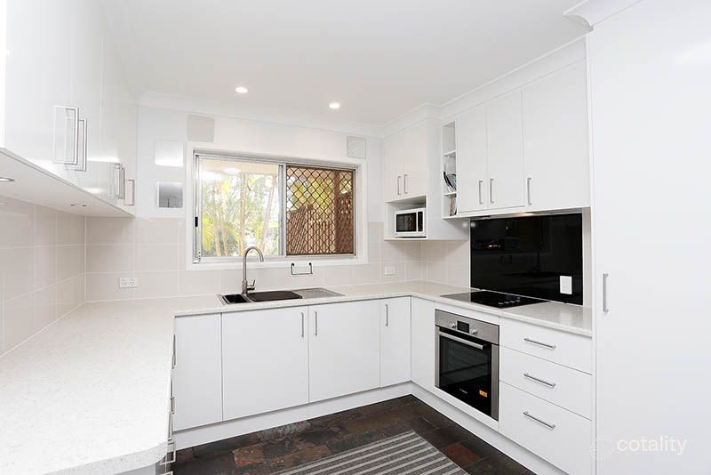 18 Bluegum St, Macgregor, QLD 4109