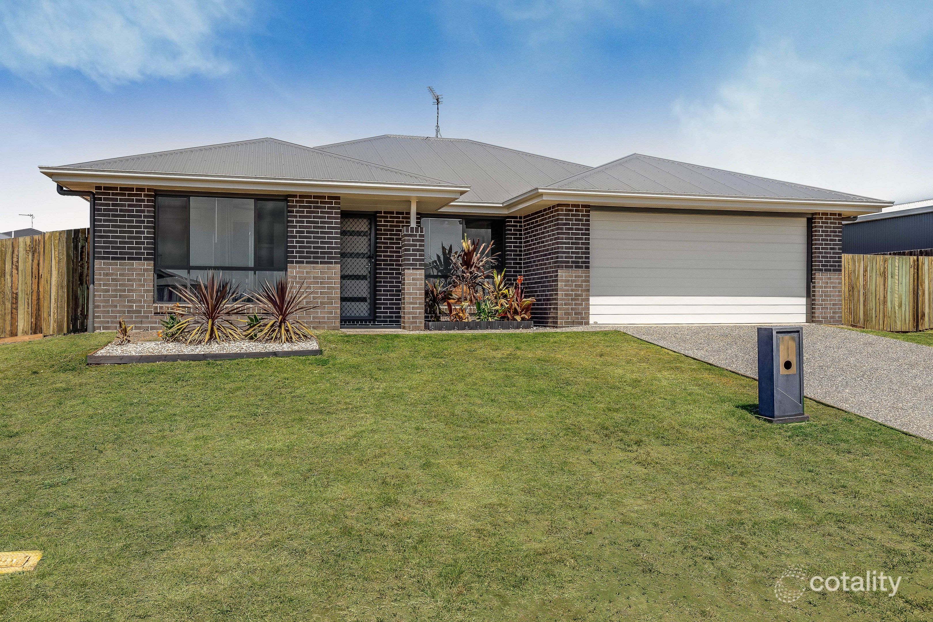 38 Myrtleford Cres, Cambooya, QLD 4358