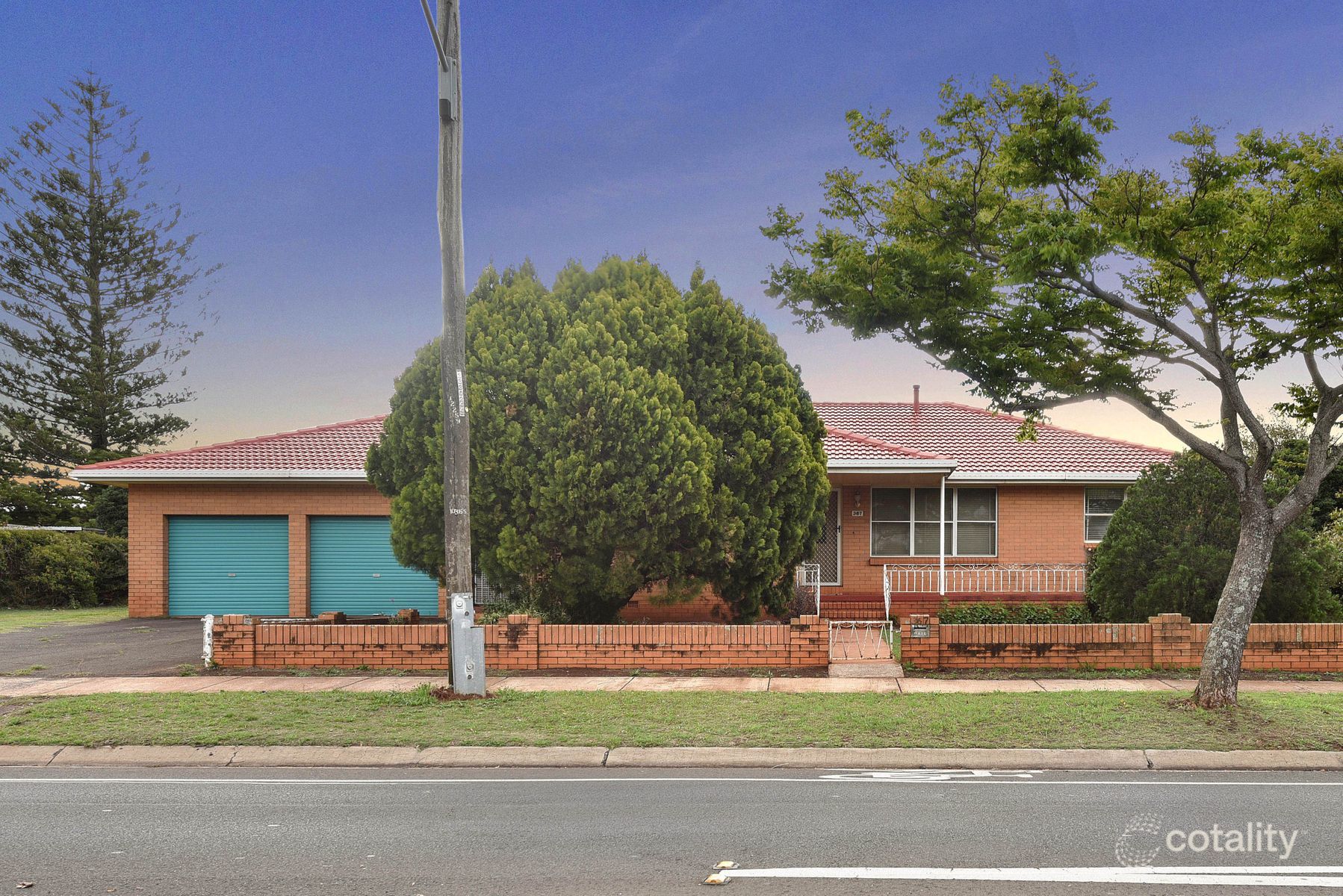 367-369 West St, Harristown, QLD 4350