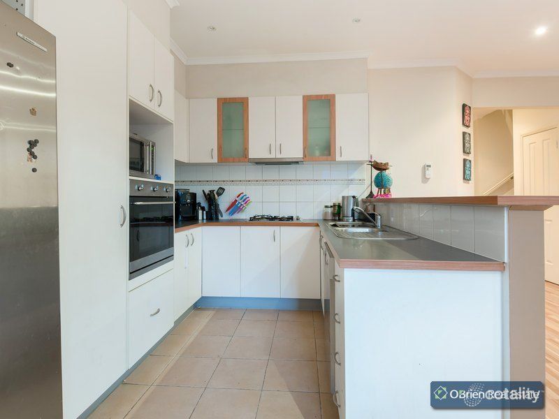 97 Golden Grove Dr, Narre Warren South, VIC 3805