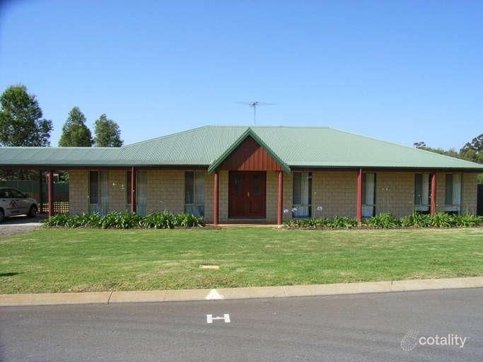 9 Wallace St, Mundijong, WA 6123