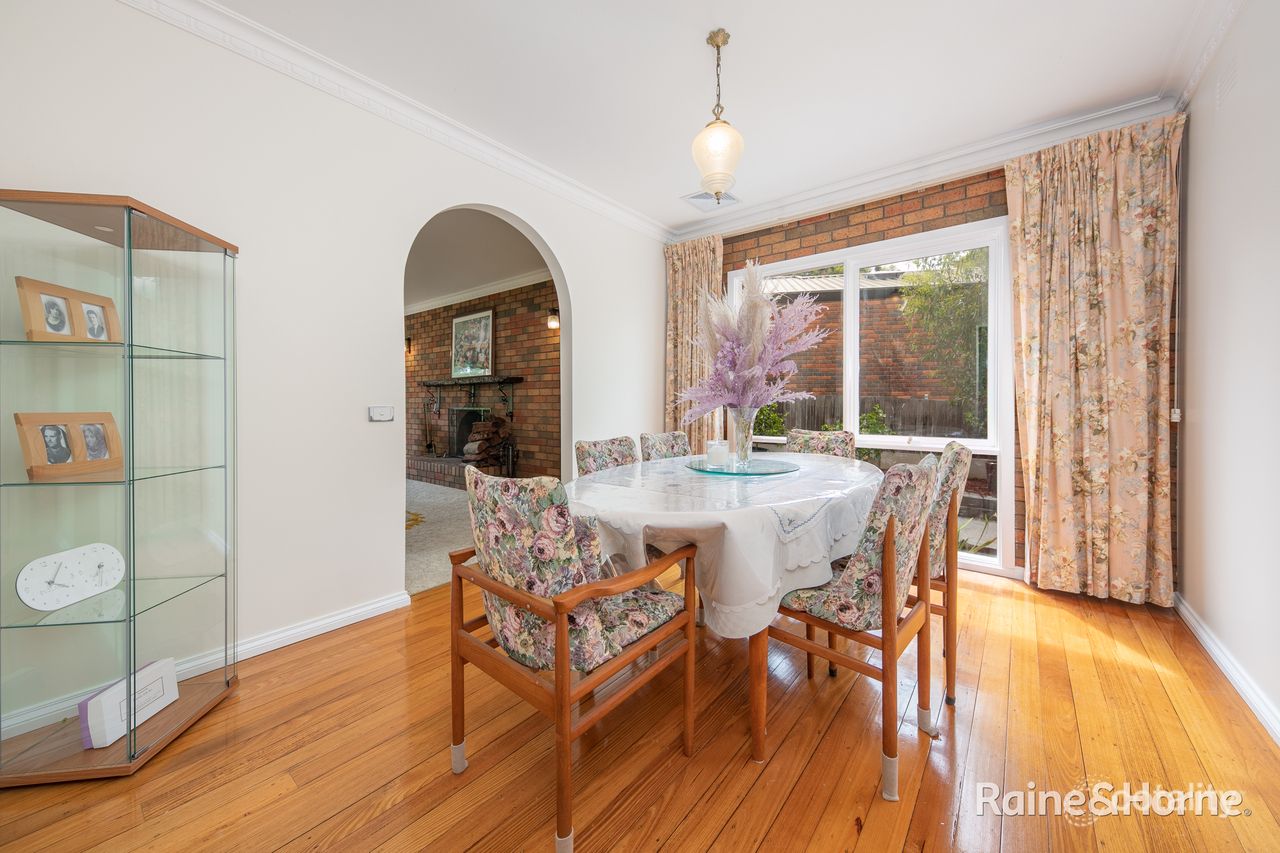 4 Argyle Pl, Sunbury, VIC 3429