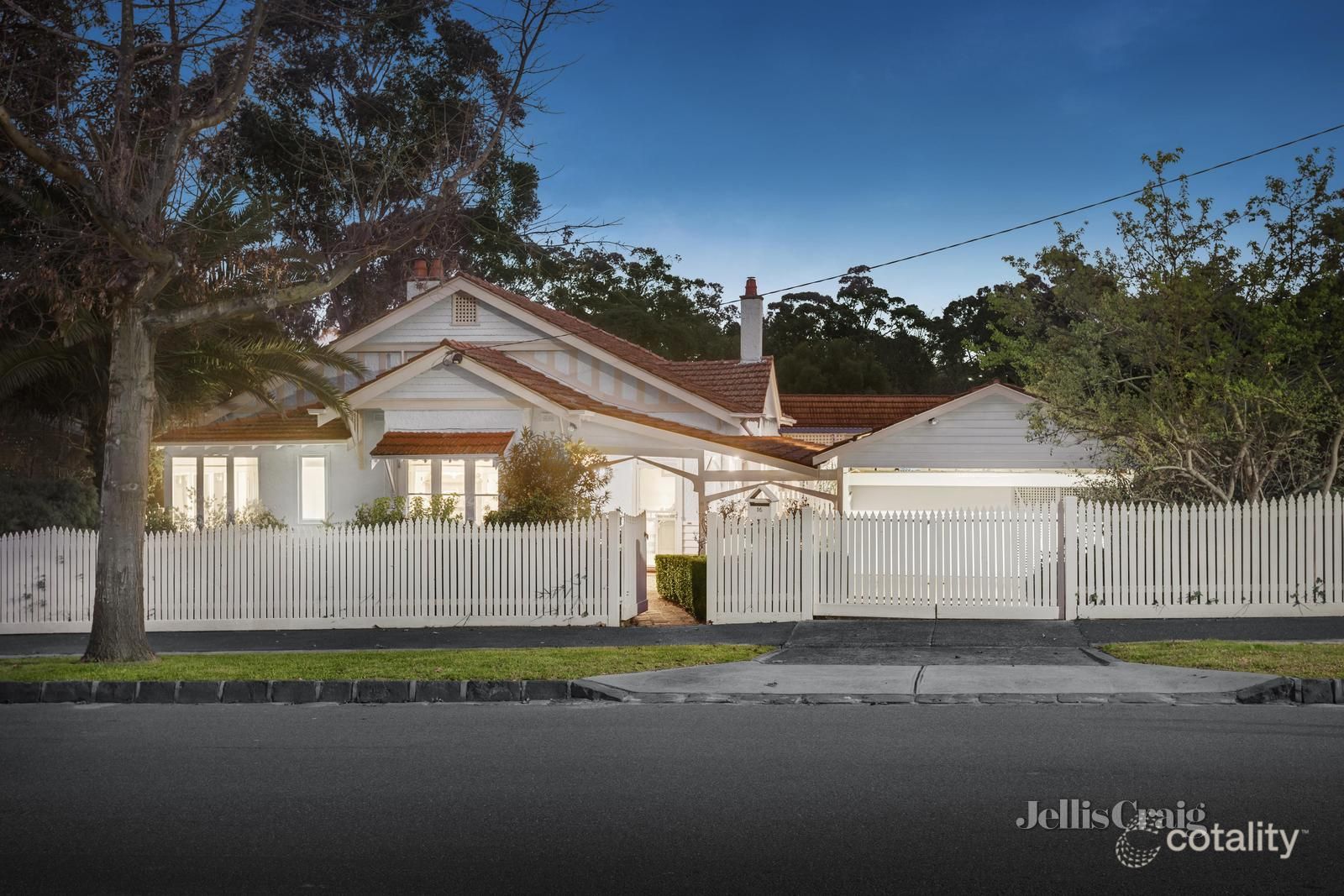 16 Myrtle Rd, Canterbury, VIC 3126