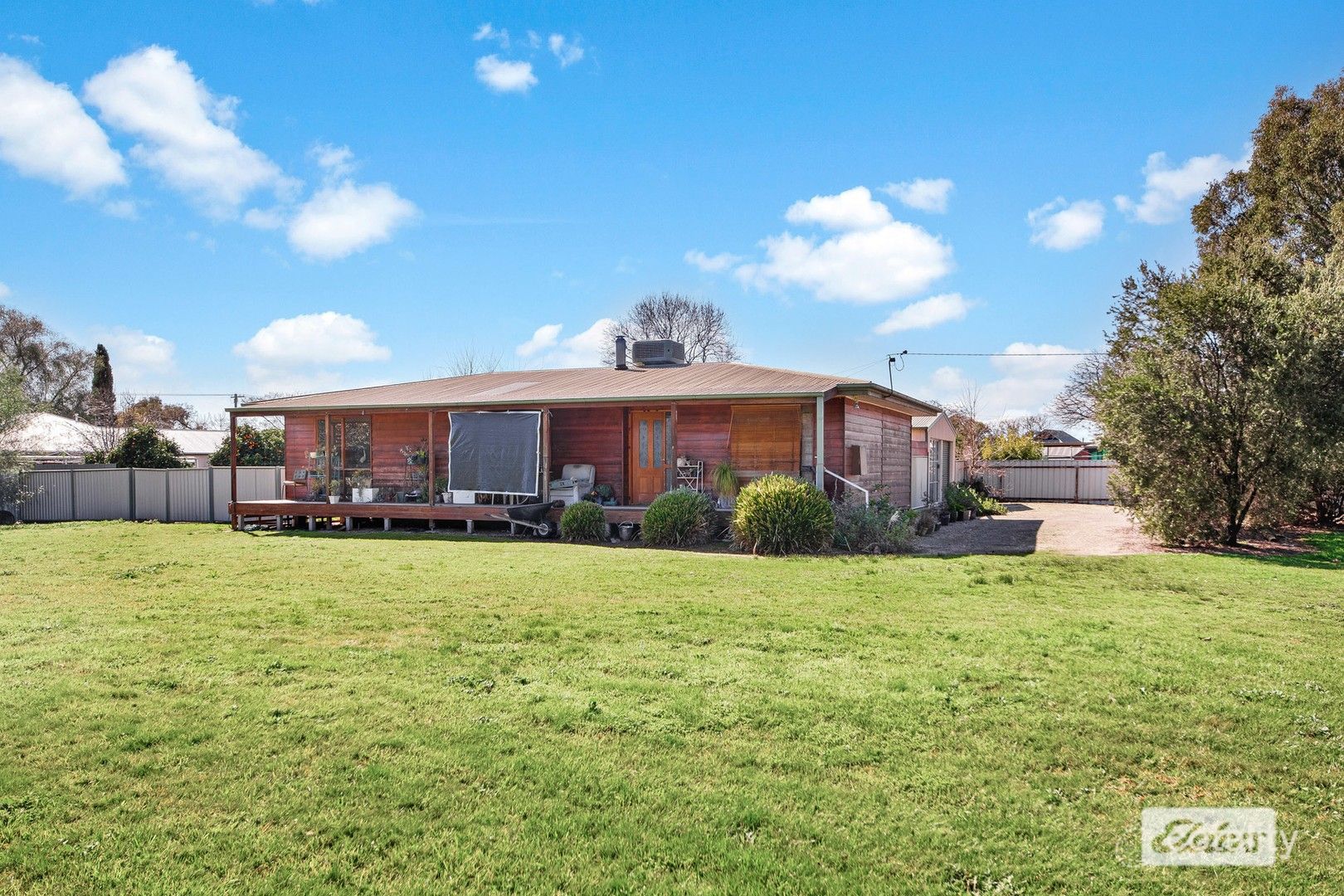 13-15 Victoria St, Howlong, NSW 2643