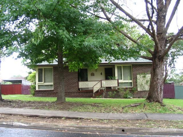 4 Pemworth Cl, Wyoming, NSW 2250