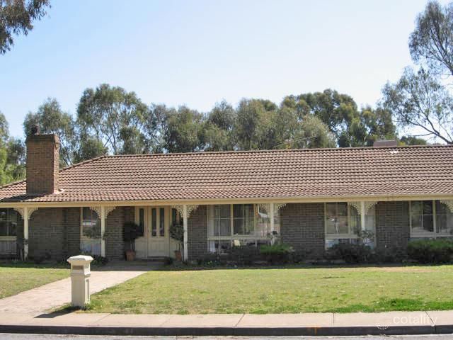 50 Park Lake Dr, Wynn Vale, SA 5127