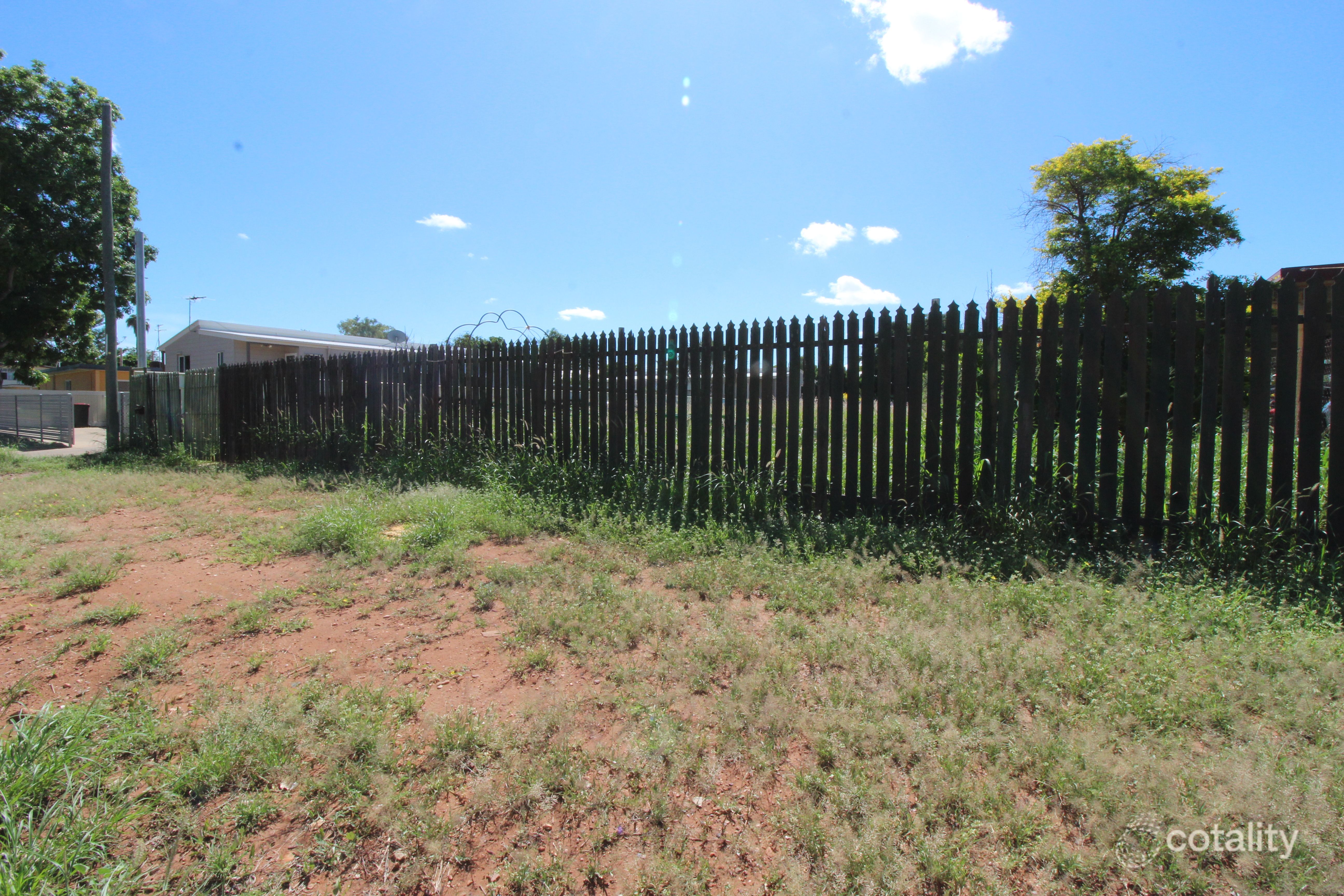 172 West St, Winston, QLD 4825