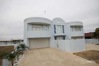 17 Bluelake Ct, Tennyson, SA 5022