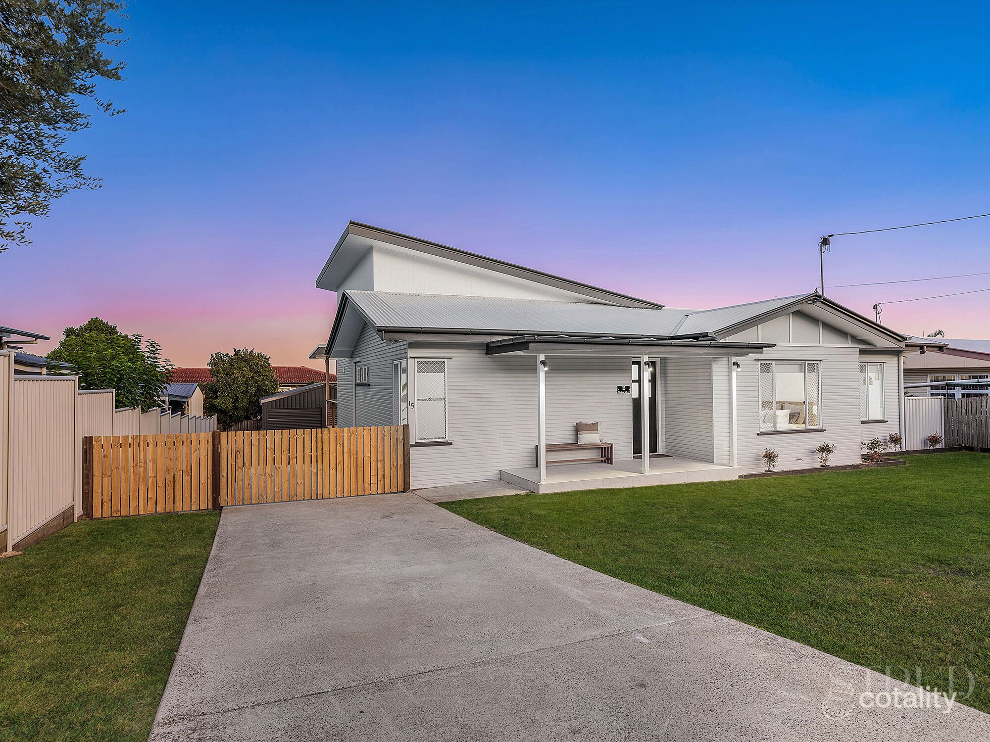 15 Blaxland St, Eastern Heights, QLD 4305