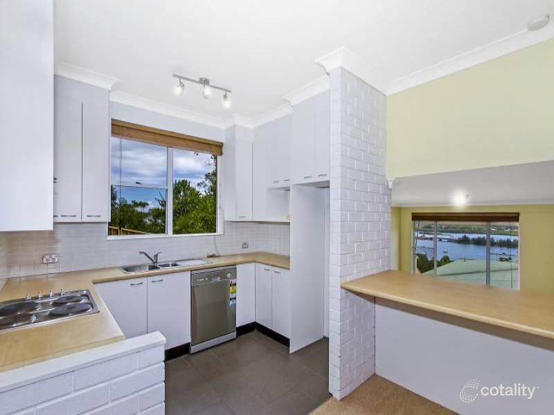 4/100 John Whiteway Dr, Gosford, NSW 2250