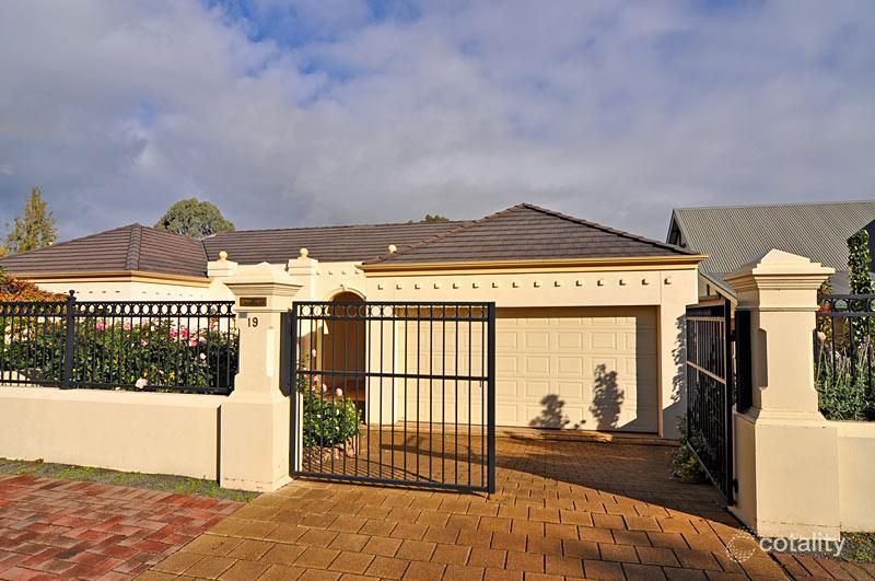 19 Lockwood Rd, Erindale, SA 5066