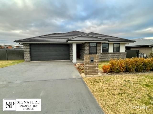 15 Enfield Ave, Caerleon, NSW 2850